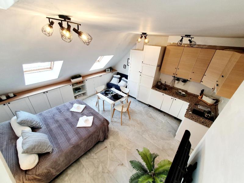 Captain's Penthouse Studio - image 7
