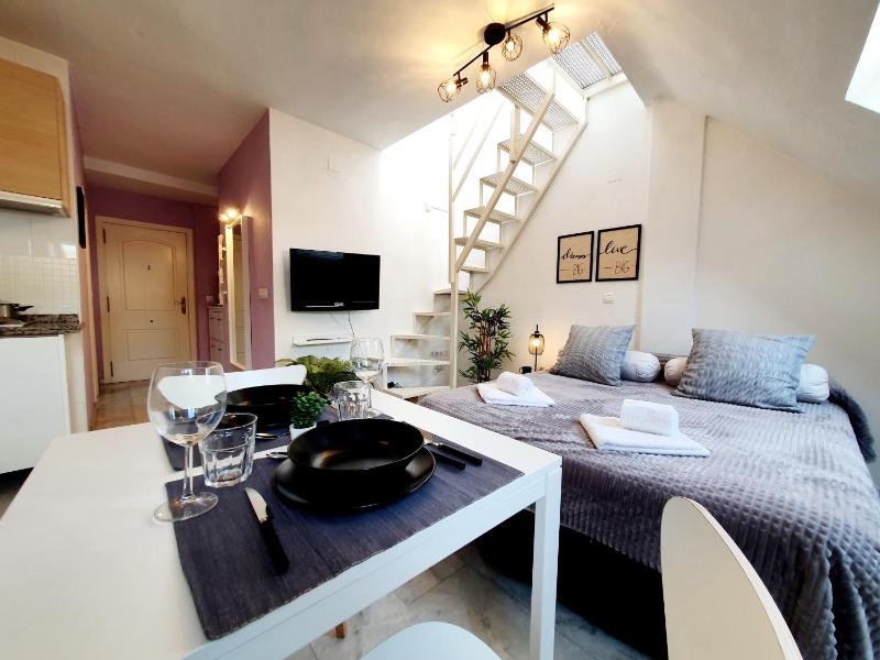 Captain's Penthouse Studio - image 6