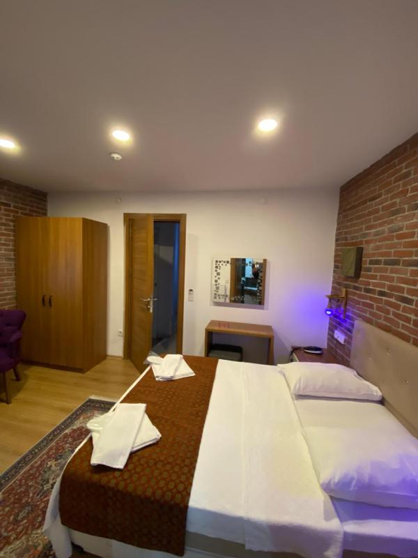 Deluxe Double Room with Balcony and Sea View image 4