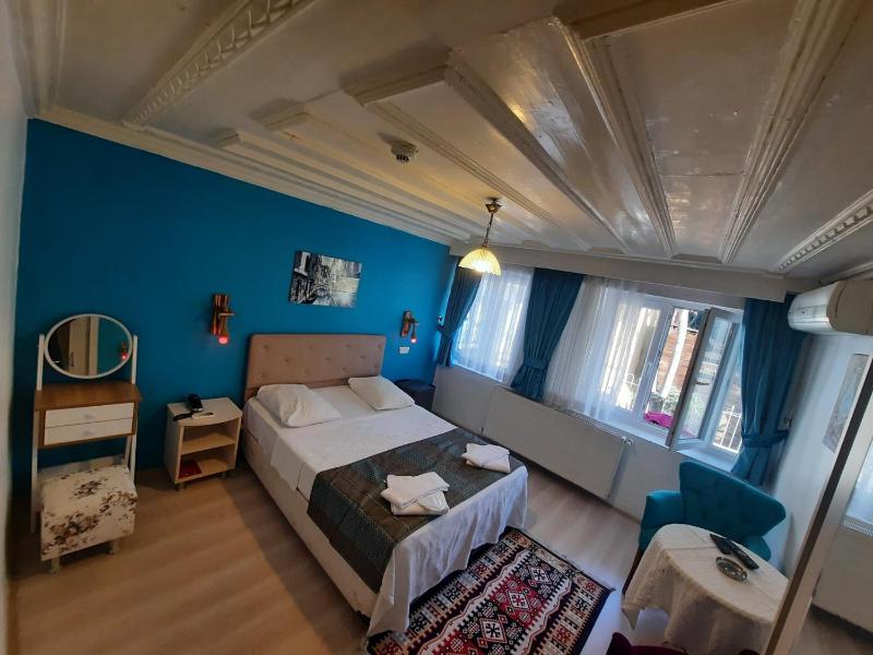 Deluxe Double Room image 2