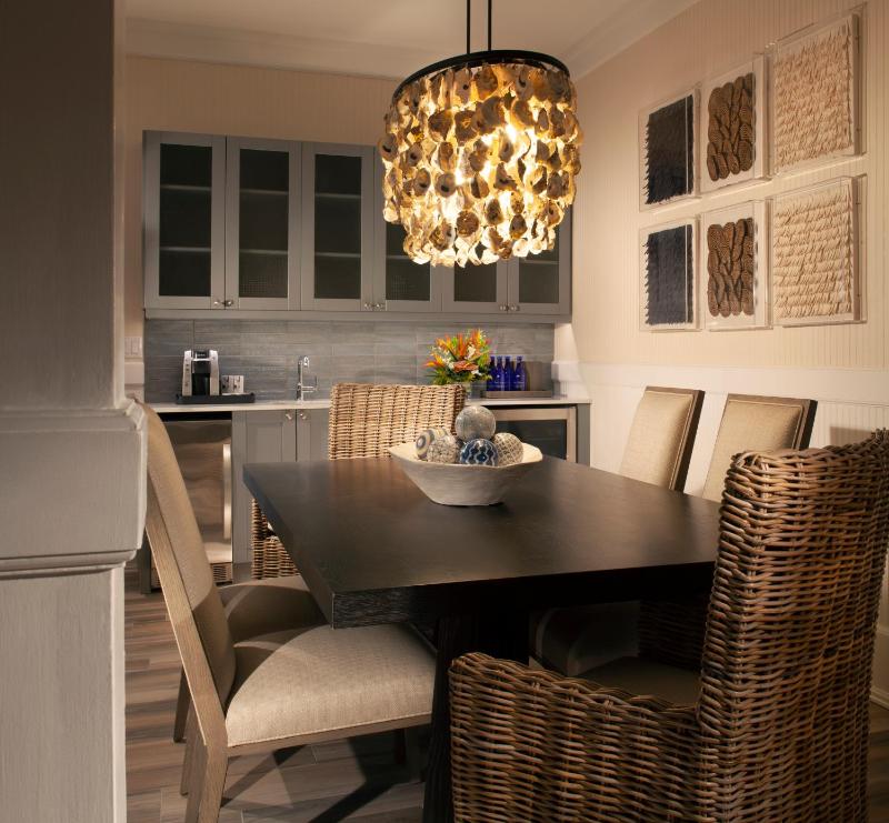 Pier House Resort & Spa - image 38