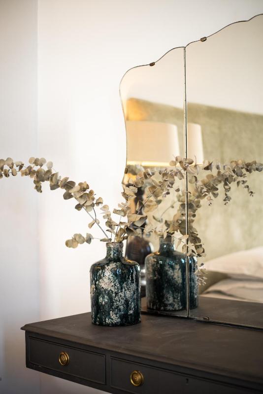 Junior Suite with Acropolis View image 4