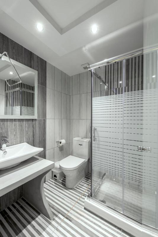Superior Triple Room image 3