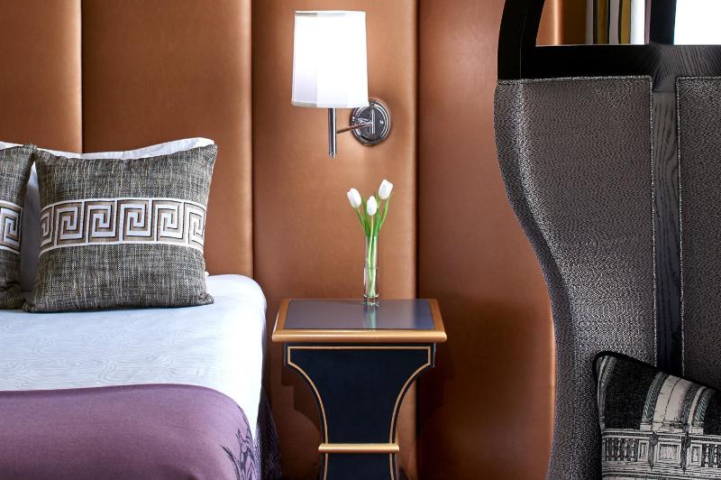 Premium Double Room with Two Double Beds image 4