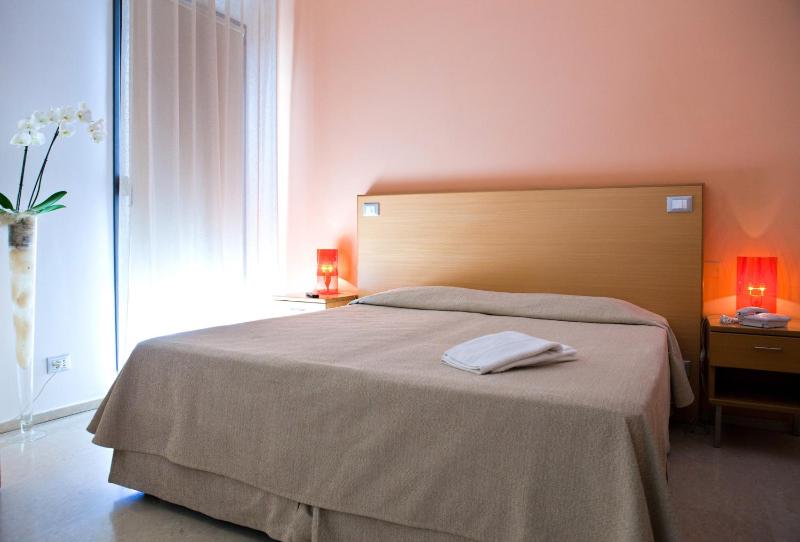 Double Room image 1