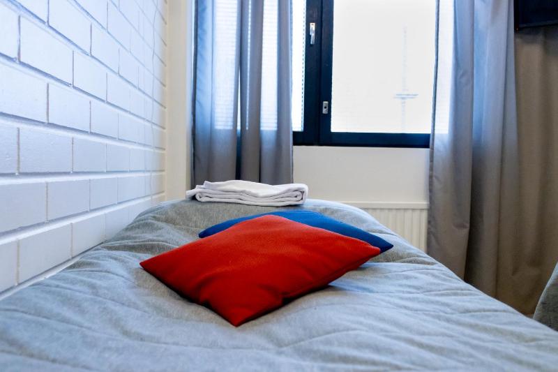 Twin Room with Shared Bathroom image 4