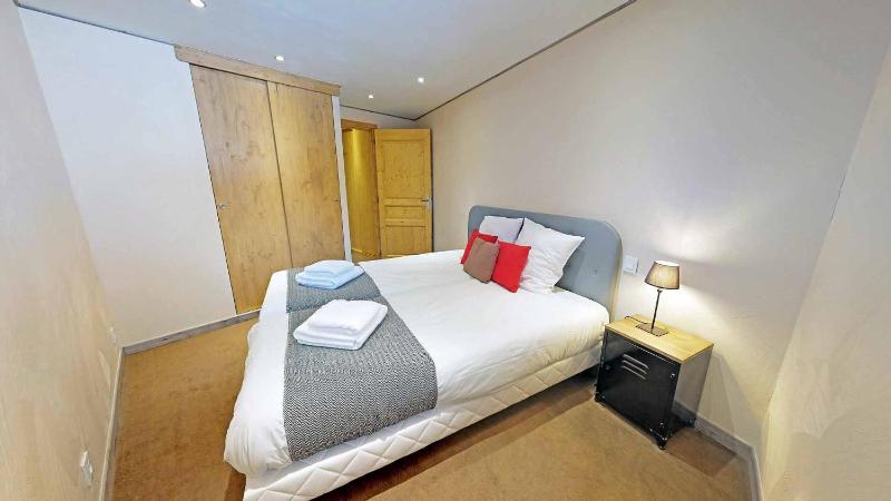 One-Bedroom Apartment image 1