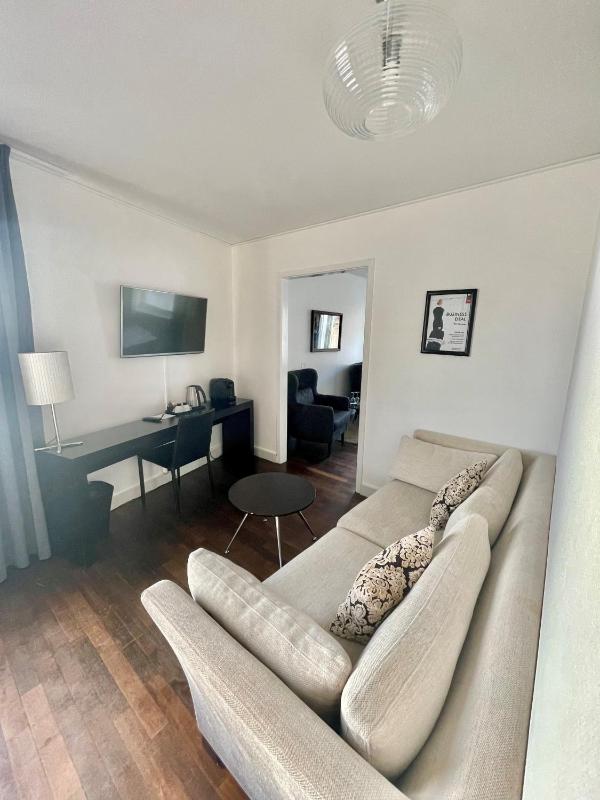 Junior Suite image 2