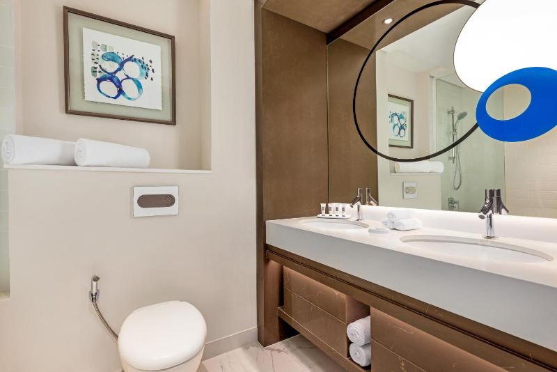 Deluxe Double Room with Park View image 3