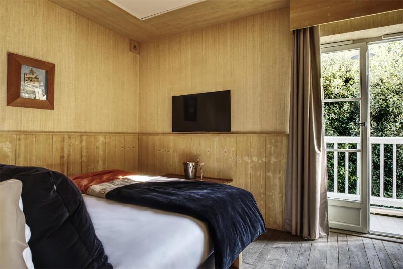  Wooden style Junior Suite  image 4