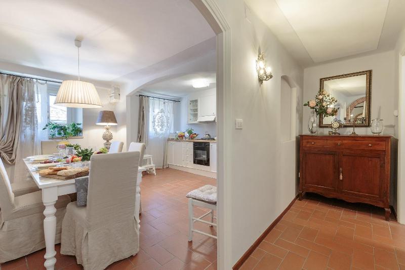 Casa Rosalba spacious Home with Elevator along Via Guinigi inside the Lucca Walls - image 41