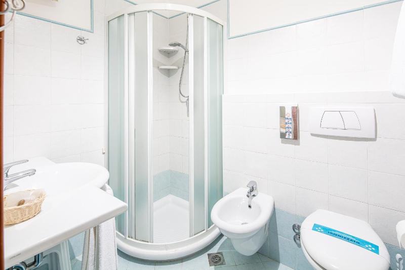 Triple Room image 4