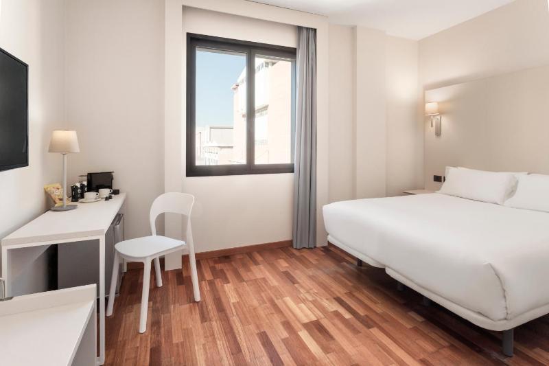 Deluxe Double Room image 4