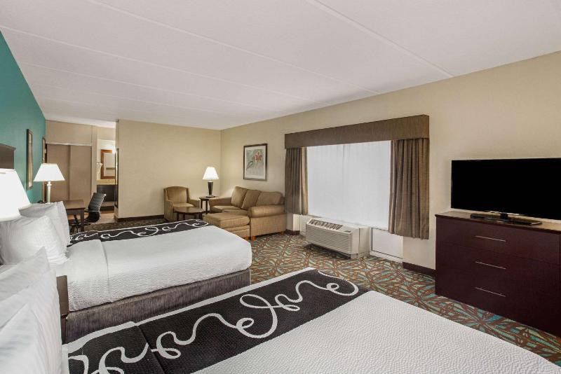 Comfort Inn & Suites Sarasota I75 - image 28