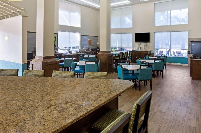 Comfort Inn & Suites Sarasota I75 - image 20