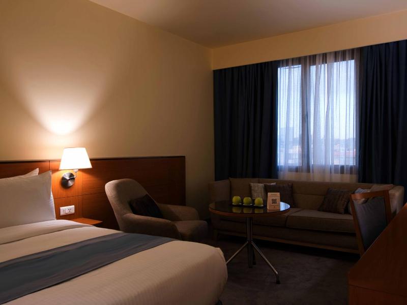 Classic King Room image 4