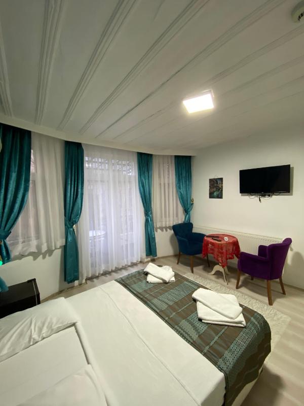 Deluxe Double Room with Sea View image 2