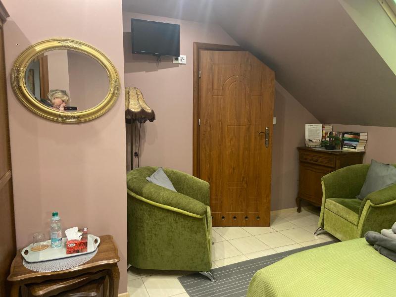Double or Twin Room image 2