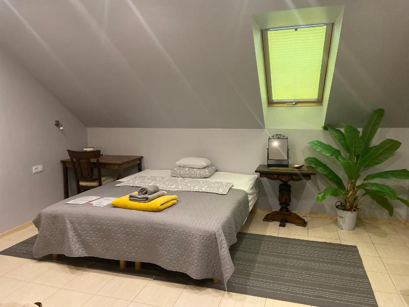 Deluxe Triple Room image 4