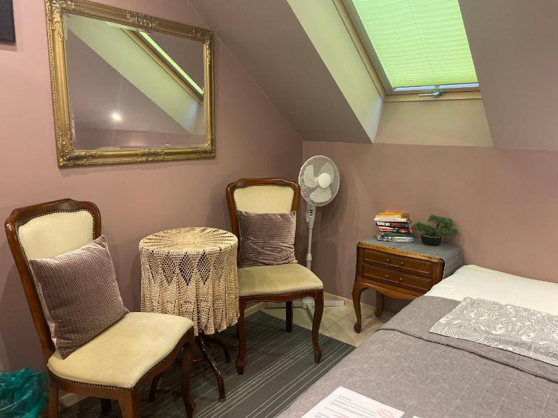 Large Double or Twin Room image 2