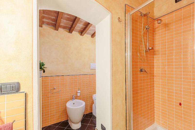 Casa Rosemary Convenient 3 bedrooms flat in central Lucca with air conditioning - image 5