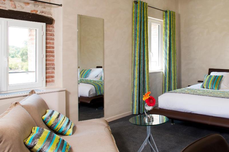 Comfort Room with Pool View image 3