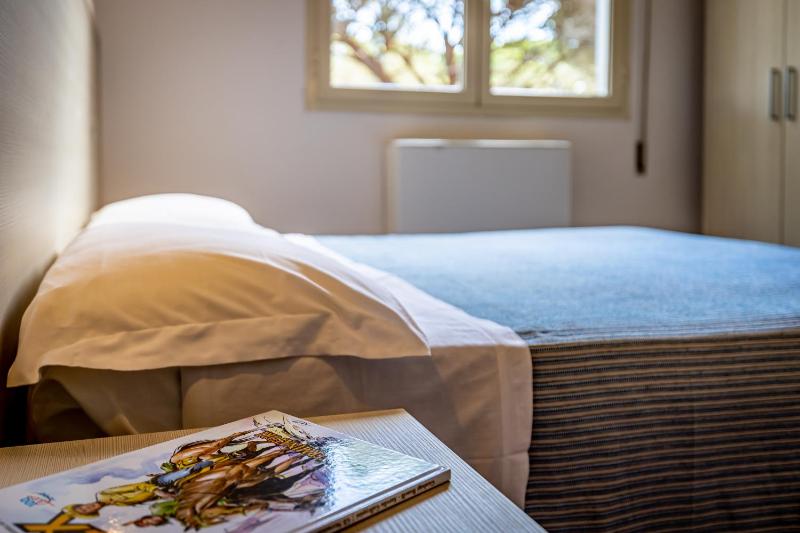 One-Bedroom Apartment with Terrace image 4