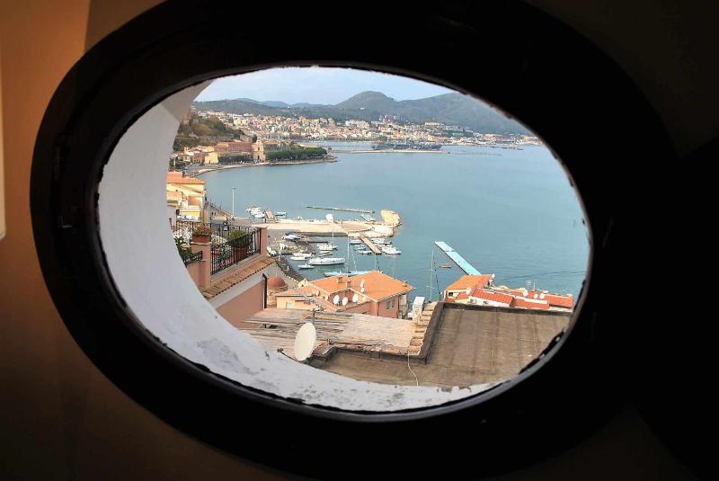 Casa Belvedere vista mare nel centro storico - image 42