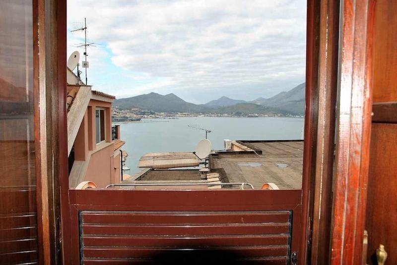 Casa Belvedere vista mare nel centro storico - image 23