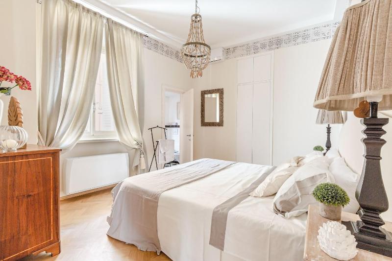 Casa San Frediano 3 Luxury Bedrooms and a Charming LUCCA View Inside the Walls - image 24