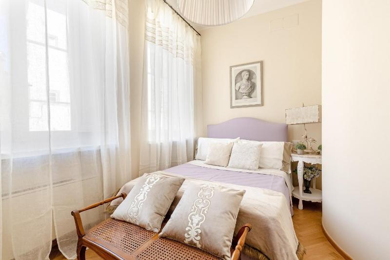 Casa San Frediano 3 Luxury Bedrooms and a Charming LUCCA View Inside the Walls - image 21
