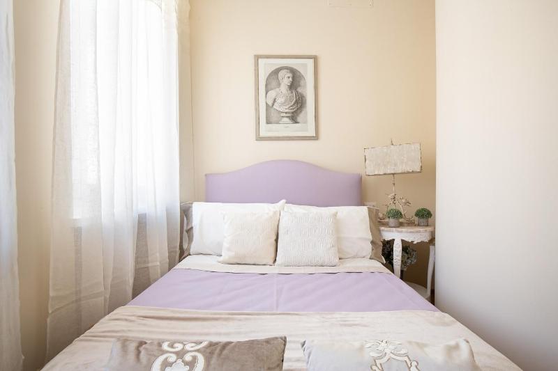 Casa San Frediano 3 Luxury Bedrooms and a Charming LUCCA View Inside the Walls - image 35