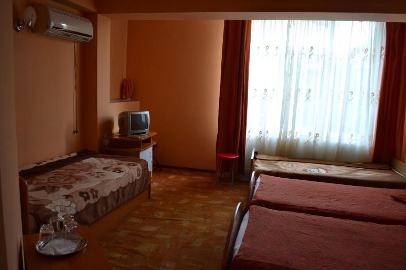 Triple Room image 3