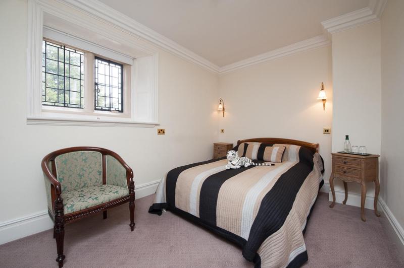 Single Room image 4