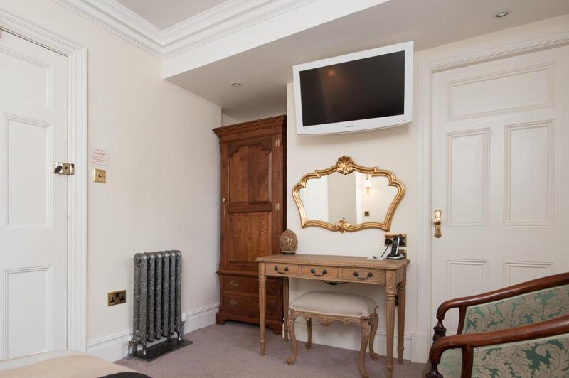 Single Room image 1