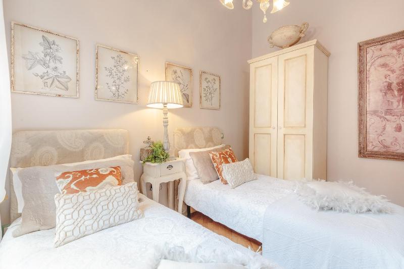 Casa San Giovanni Romantic LUCCA apartment With View Over a Church - image 32