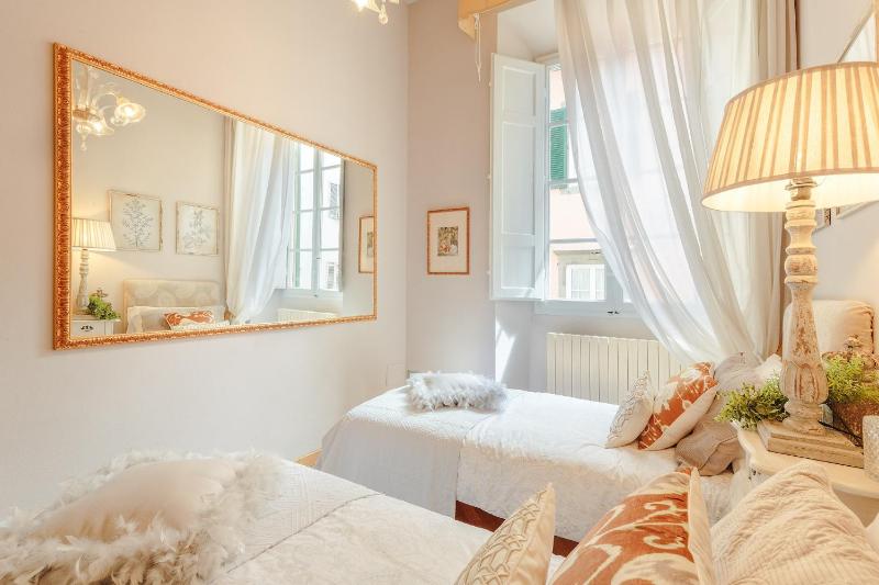Casa San Giovanni Romantic LUCCA apartment With View Over a Church - image 12