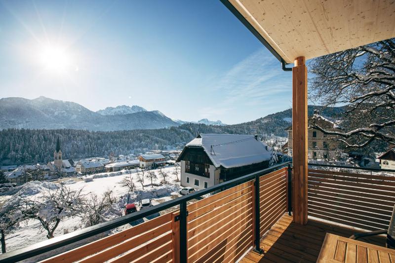 Studio with Balcony image 3