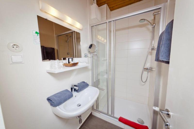 Studio with Balcony image 2