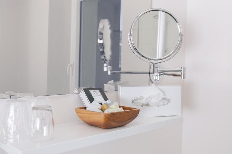 Family Room with Balcony & Garden View image 2