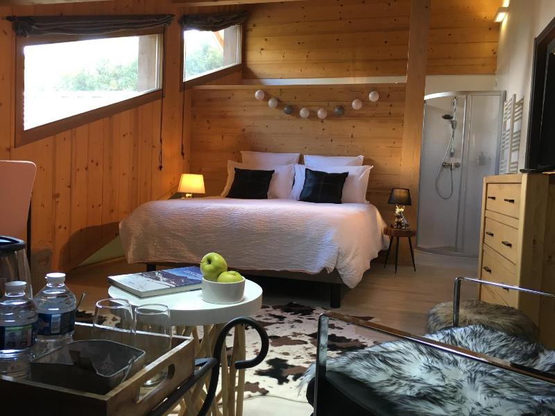 King Room with Mountain View image 1