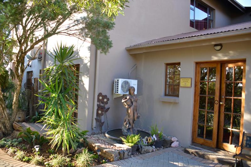 Two Bells Guest House - image 4
