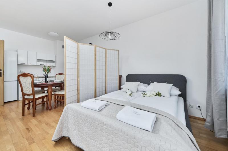 Apartments Wrocław Bajana by Noclegi Renters - image 22