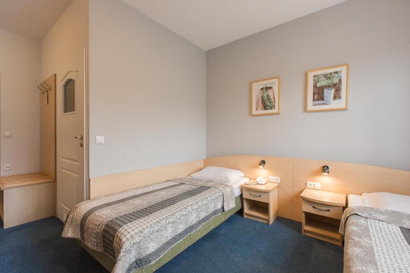 Comfort Twin Room image 1