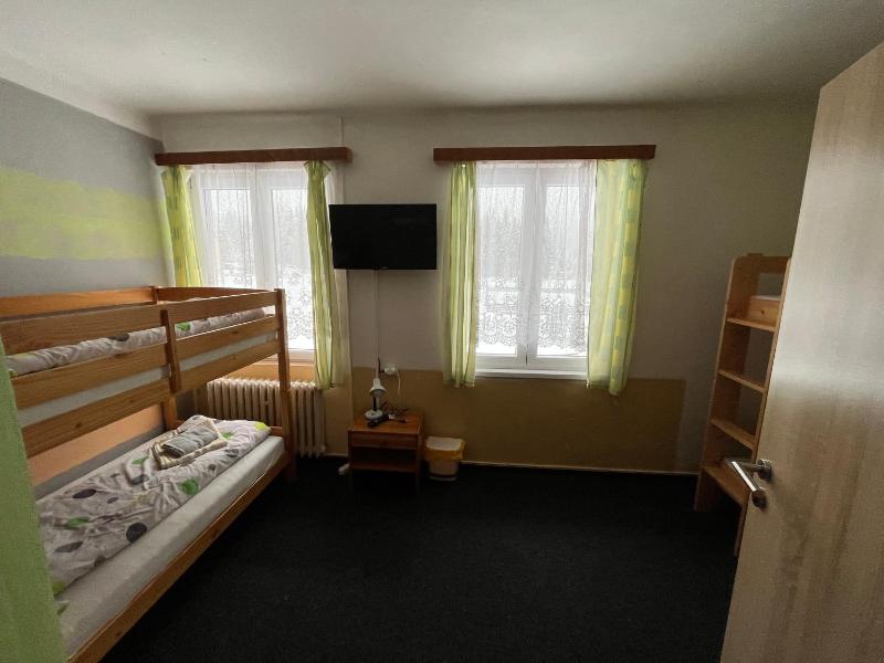 Quadruple Room with Shared Bathroom image 1