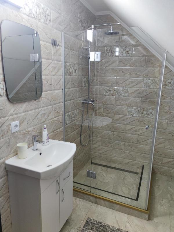 Deluxe Triple Room image 3
