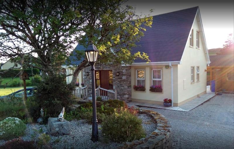 Three-Bedroom House(Millstone Cottages No.1) w/ Hot Tub image 1