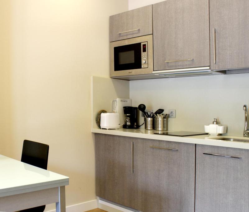 One-Bedroom Apartment image 4