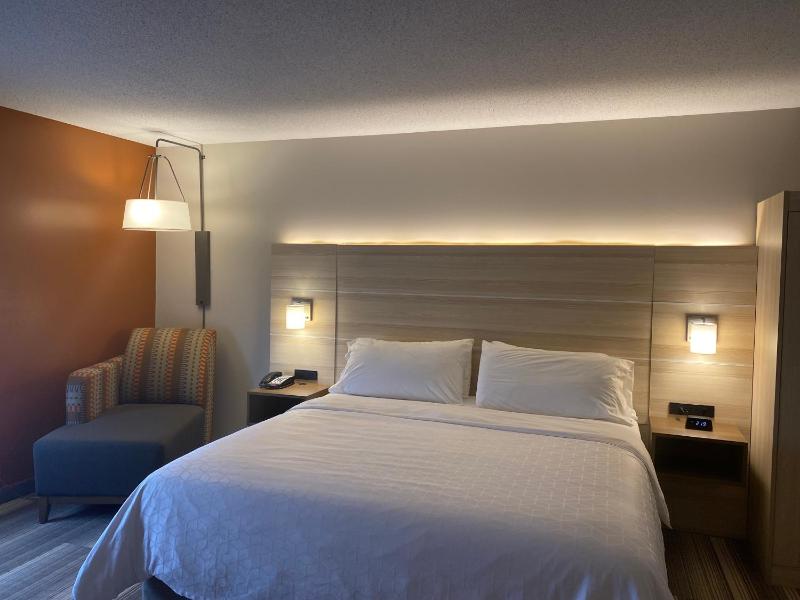 Standard Room image 3