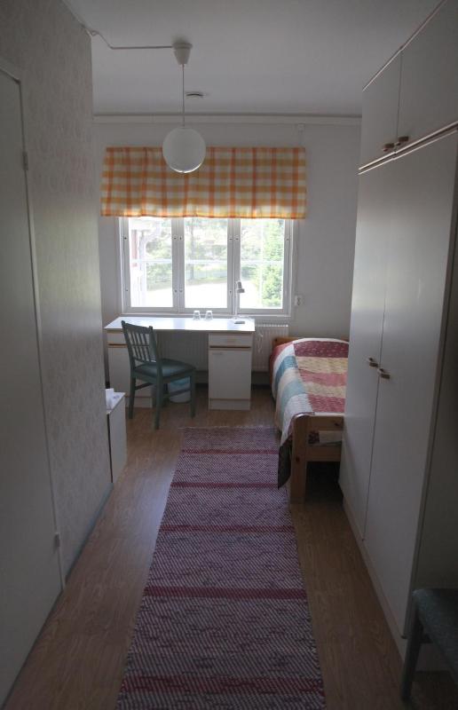 Twin Room with Shared Bathroom image 2
